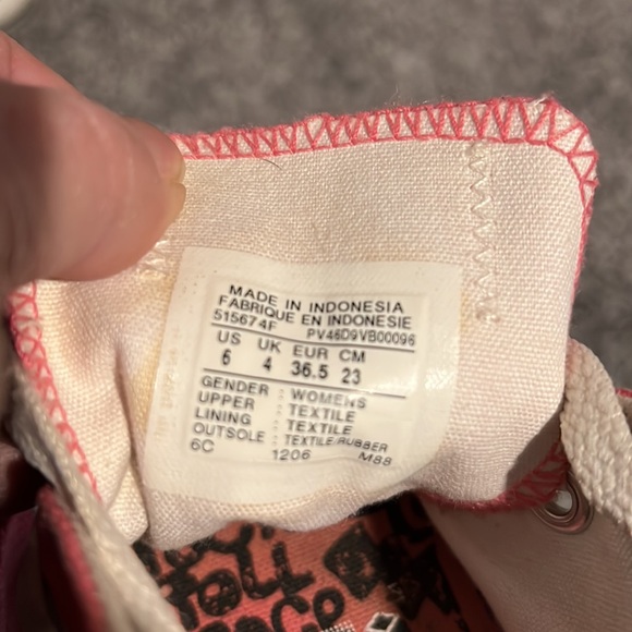 Women’s size 6 pink converse good used condition - Picture 7 of 7